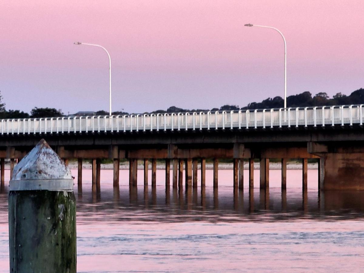 South Pacific Palms Motor Inn Tuncurry Εξωτερικό φωτογραφία