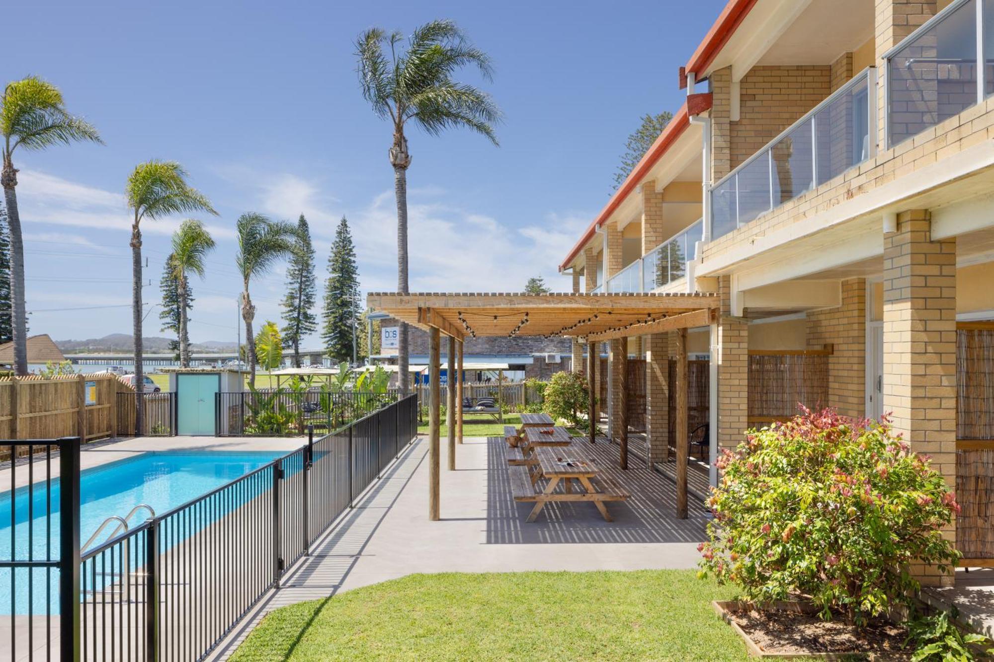South Pacific Palms Motor Inn Tuncurry Εξωτερικό φωτογραφία