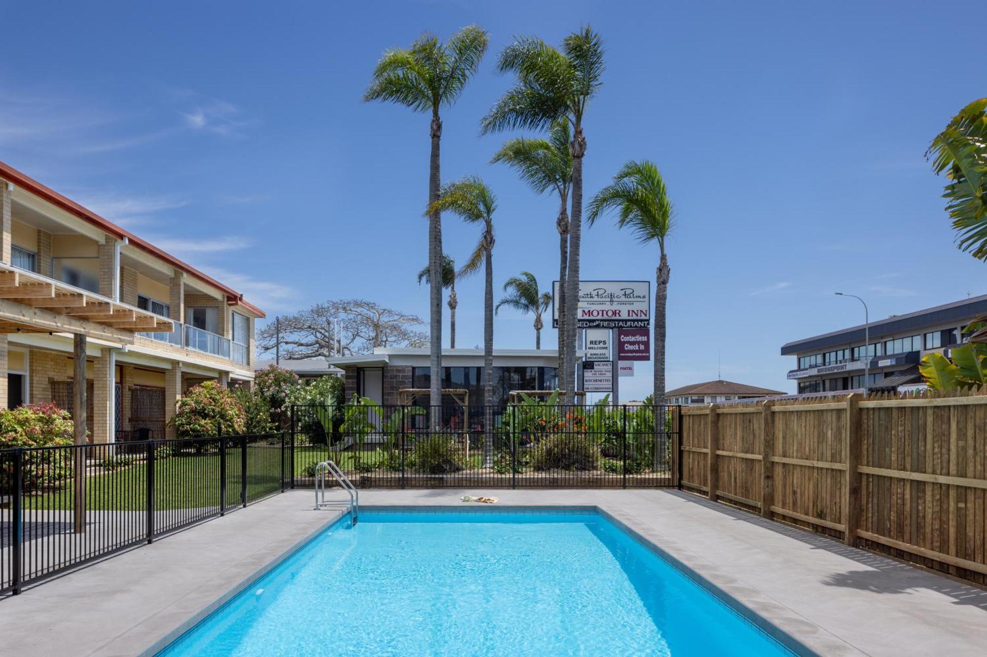 South Pacific Palms Motor Inn Tuncurry Εξωτερικό φωτογραφία