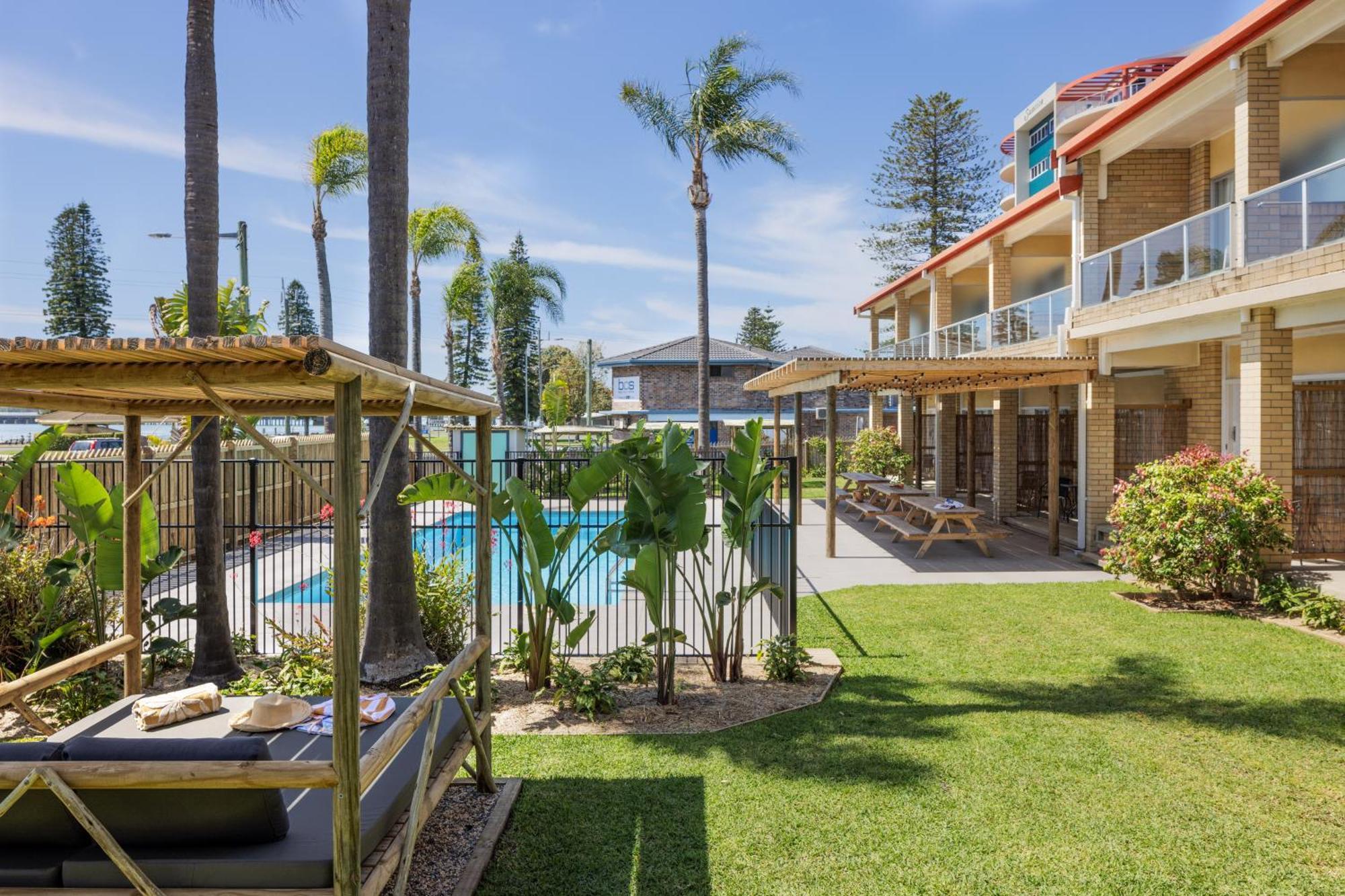 South Pacific Palms Motor Inn Tuncurry Εξωτερικό φωτογραφία